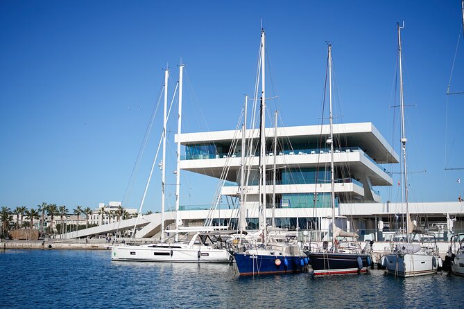 1 Hour Sailing Excursion in Valencia - Seating, Bar Service, and the No Outside Alcohol Rule