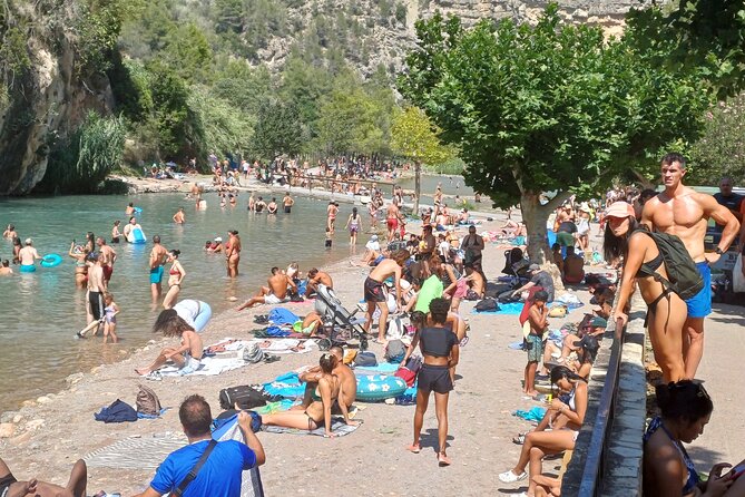 A day tour in Montanejos hot springs. - Getting there from Valencia: the 9:00 am start and small-group feel