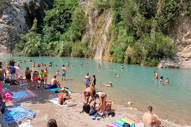 A day tour in Montanejos hot springs. - Stop 1: Montanejos town and a smooth lead-in to soaking