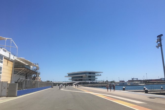 All of Valencia by Bike - Ciudad de las Artes y las Ciencias: Futuristic and Walkable
