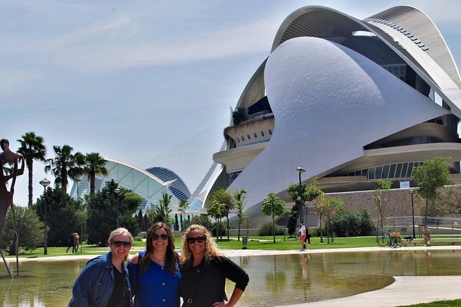 All of Valencia by Bike - Ending at Playa de la Malvarrosa: Tour Closes With Sand and Sea