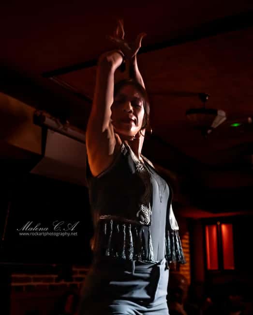 Authentic Flamenco Show Valencia - Inside the show: rhythm, singing, and dance in one tight set