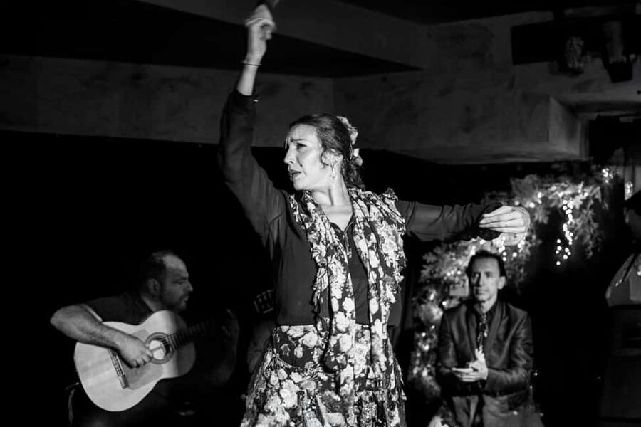 Authentic Flamenco Show Valencia - Food and drinks: keep it flexible (and don’t overpay for a dinner you don’t want)