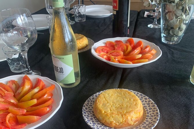 Authentic Paella Dinner in Valencia - A Home-Cooked Paella Night in Valencia (What It Feels Like)