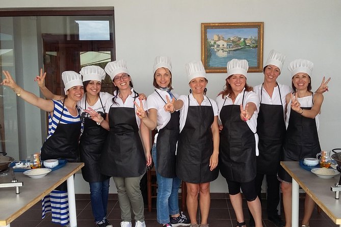 Authentic Valencian Paella Cooking Class - Should you book this authentic Valencian paella cooking class near Albufera?
