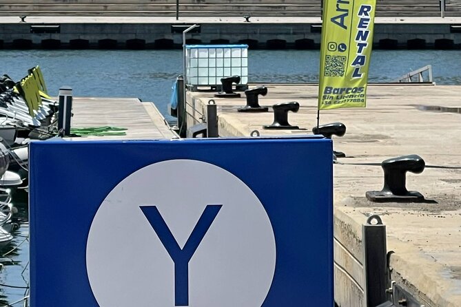 Boat Rental Without License in La Marina de Valencia - Getting there in La Marina: meeting point and map tips