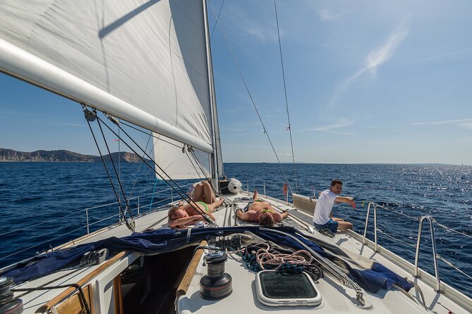 Boat trip Valencia - Sailing near Malvarrosa Beach for about an hour