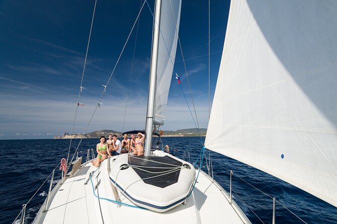 Boat trip Valencia - Stop 1 at La Marina de Valencia: quick views, easy start
