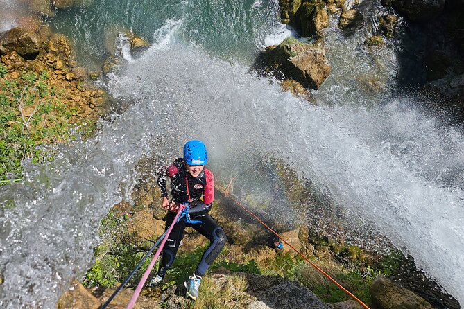 Canyoning experience in Barranco del Gorgo de la Escalera - Gear and safety: what Alicante Aventura supplies vs what you must bring