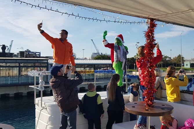 Christmas Boat Experience in Valencia - Inside the dining room: delivering your letter to Santa or the Wizard King
