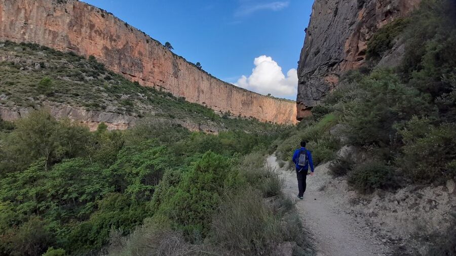 Chulilla: Hanging Bridges & Canyon Hiking Day Tour - Chulilla, where one day can cover caves and bridges
