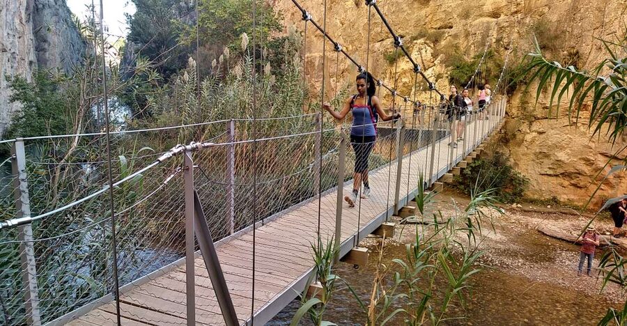 Chulilla: Hanging Bridges & Canyon Hiking Day Tour - Door-to-door Valencia pickup and the 45-minute transfer