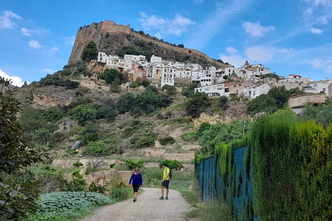 Chulilla Hike to the Hanging Bridges from Valencia - Loriguilla Reservoir: dramatic scale with a built backdrop