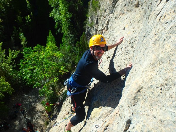 Climb In Montanejos For Beginners - The Guide Makes the Difference (Especially for Safety)