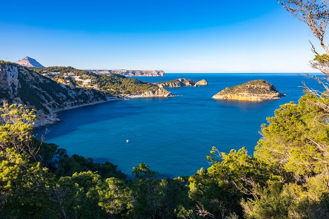 Coastal Cliffs & Beaches: Private Full Day Tour - What to wear and pack: the “calves will remember” checklist