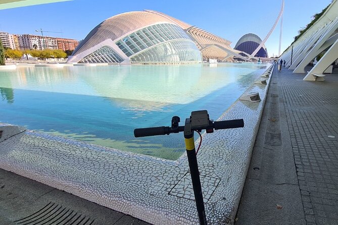 Digital guided 2-Wheel tour- Explore Valencia with a compass! - Starting in Ciutat Vella: Pl. de lAjuntament as your launch pad