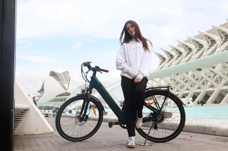 Discover Valencia by bike – Dutch-speaking tour - Turia Gardens (Tramo VIII): The Green Spine You Feel on a Bike
