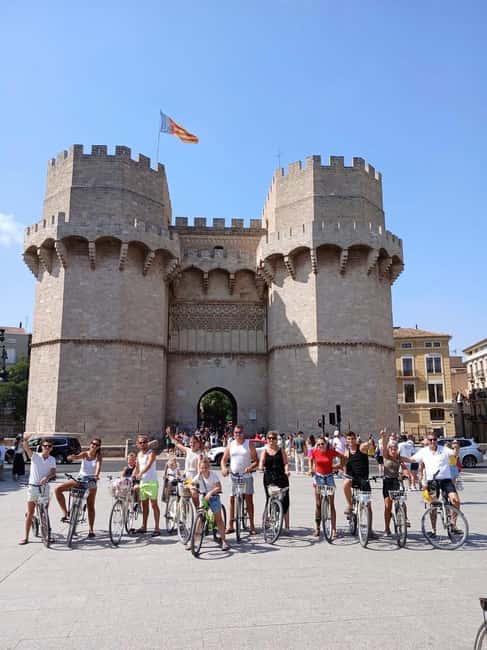 Dutch-Style Bike Tour in Valencia - Guides in Dutch: how the storytelling feels on the ground