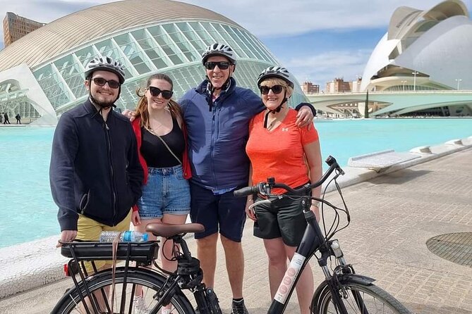E-Bike Grand Valencia Private Tour - The Jardín del Turia: Roman ruins, park life, and an easy ride