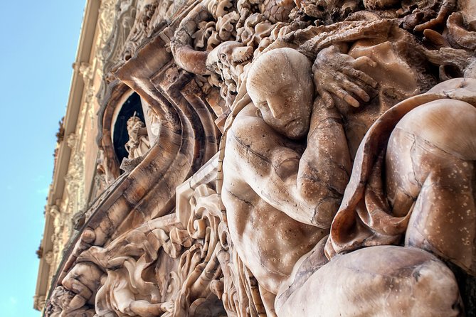 Essentials of Valencia and its World Heritage Sites - Plaza de l’Ajuntament and Fallas: the city explains itself