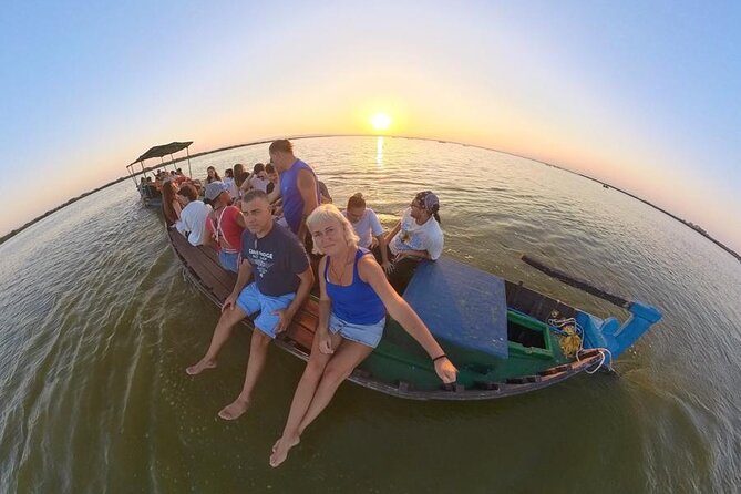 Excursion to the lagoon, sunset and boat ride. - El Palmar: canals, rice fields, and a more local Valencia vibe