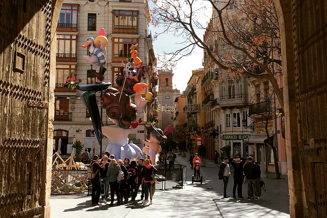 Fallas tour 2026 - Meeting Point, End Point, and What 2.5 Hours Means on Your Feet