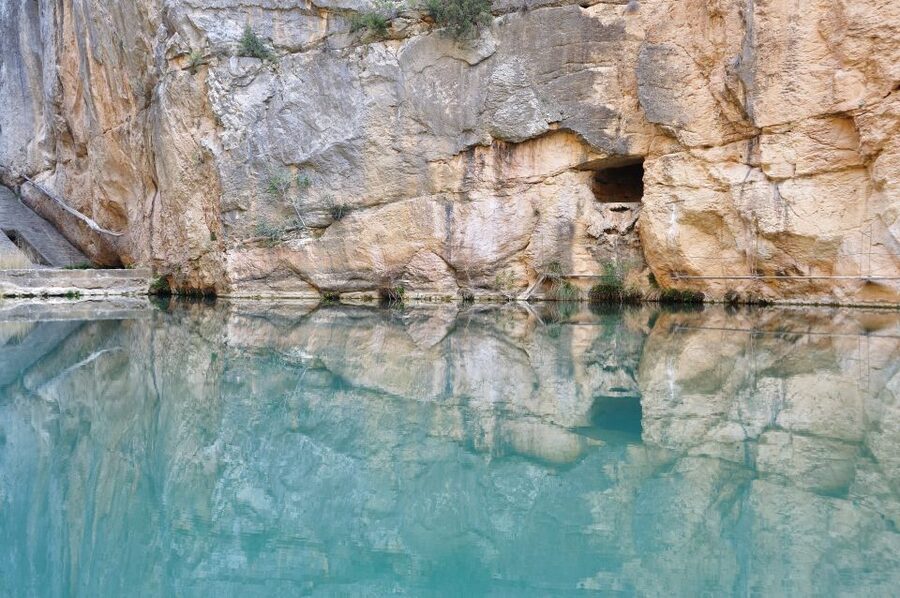From Costa Blanca: Chulilla and the Hanging Bridges Day Trip - First stop on foot: Chulilla’s Moorish neighborhood