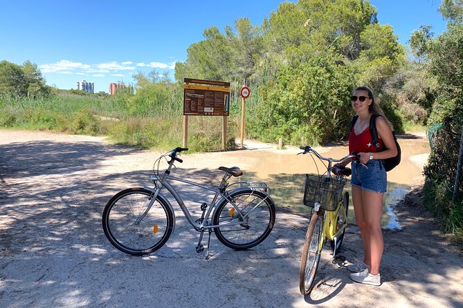 From the Old Town to the City of Arts – Small Group Bike Tour - The guide factor: pacing, stories, and photo help