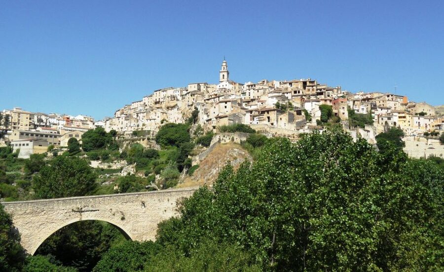 From Valencia: Bocairent and Covetes dels Moros Day Trip - Covetes dels Moros caves: what to expect with the cave visit