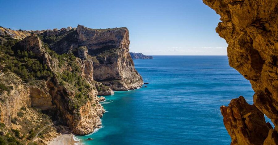 From Valencia: Cala del Moraig Hiking & Beach Trip - Getting There From Valencia: The Coach Ride and Timing