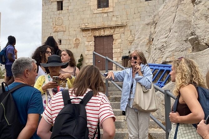 From Valencia: Day trip to Peniscola, (City, Castle & Beach) - Narrow streets, white houses, blue windows: your free time is the real payoff