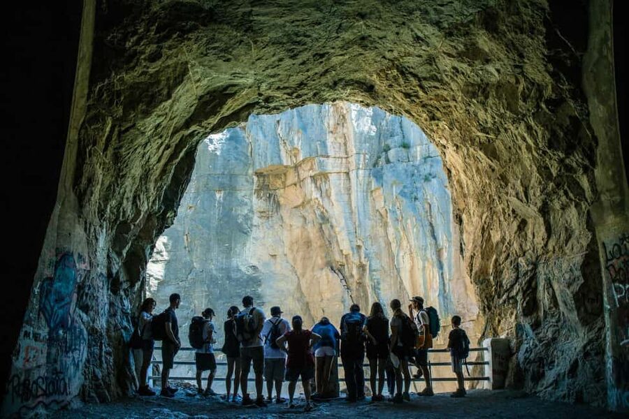 From Valencia: Full Day Tour to Montanejos & Thermal Pools - Fuente de los Baños: what to expect from thermal pools at 23°C