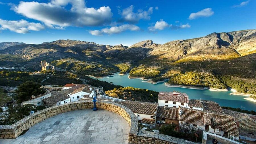 From Valencia: Guadalest, Altea & Algar Waterfalls Day Trip - El Castell de Guadalest: medieval views in a tight guided window