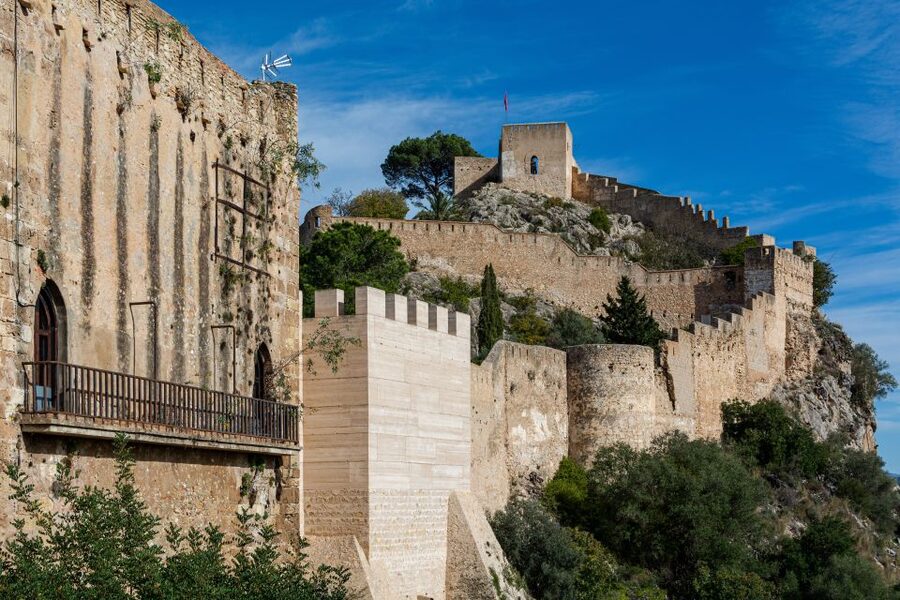 From Valencia: Guided Day Trip to Xàtiva and Anna - Getting to the top: Xàtiva Castle and the prison-turned-museum feel