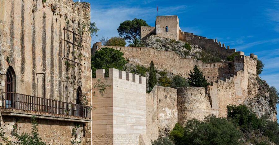 From Valencia: Guided Day Trip to Xàtiva and Anna - The guide experience: what to watch for in English and pacing