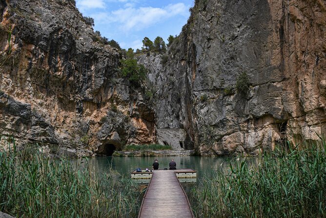 From Valencia: Hiking and Hanging Bridge Adventure in Chulilla - Castillo de Chulilla and the village: your 90 minutes of freedom