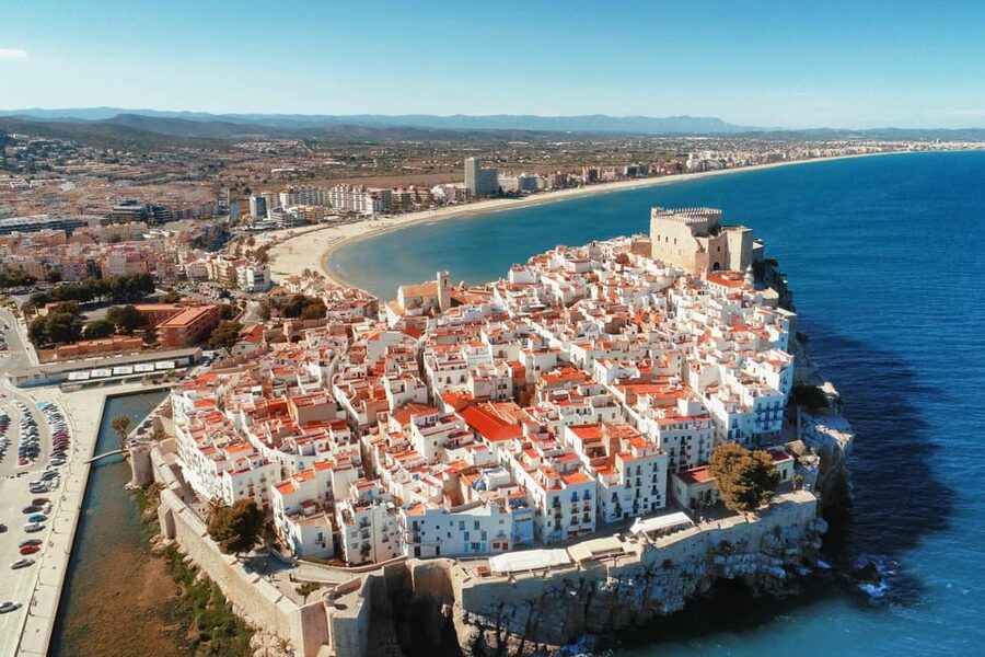 From Valencia: Peniscola Day tour, Game of Thrones - Free time in Peñíscola: beach option, shopping, and the castle garden