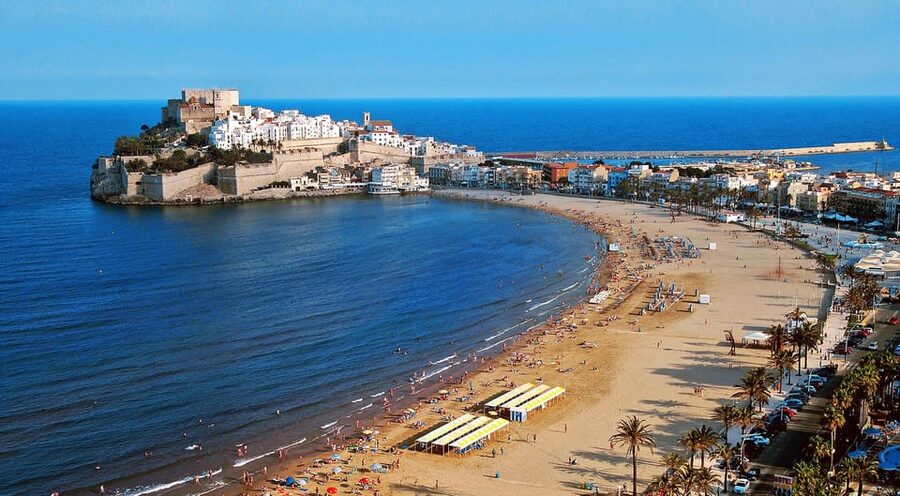 From Valencia: Peniscola Day tour, Game of Thrones - Guides, group size, and the parts that can feel tight