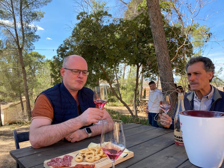 From Valencia: Utiel-Requena Wine Tour and Traditional Lunch - Guides, WSET Levels, and How This Tour Helps Beginners Taste Smarter