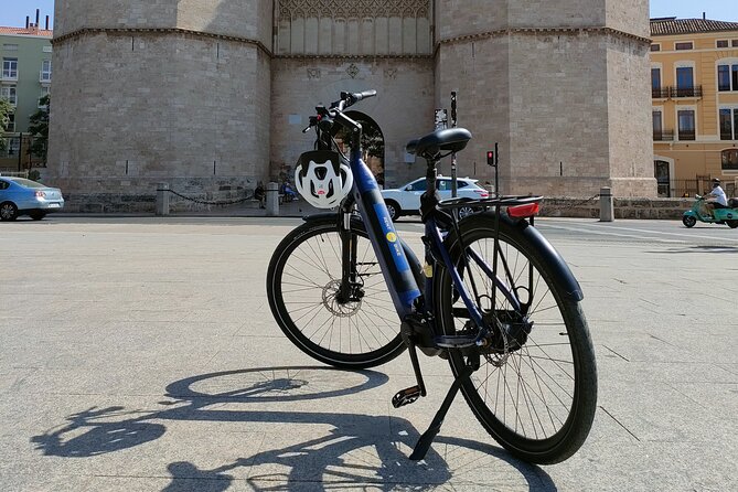 Grand City Bike Tour of Valencia - Mercat Central and La Lonja: two stops that explain the city