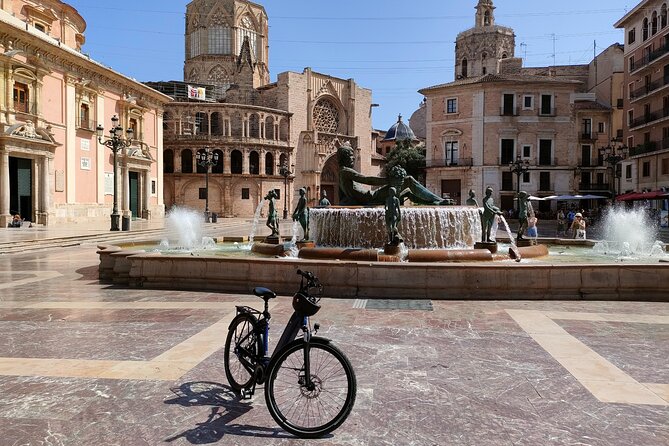 Grand City Bike Tour of Valencia - Old Town streets and iconic landmarks: where the city feels human