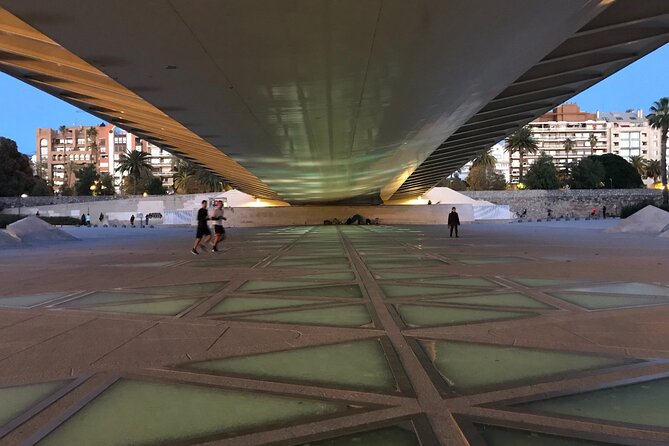 Grand City | Small Group Bike Tour through Top Highlights - Stop 5: Plaza del Mercado for Silk Exchange and Central Market views
