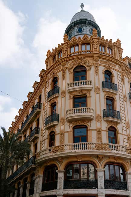 Guided tour of downtown Valencia + Silk Exchange - How the 2-Hour Valencia Walk Works in the Real World