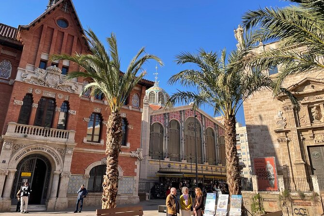 Half Day Valencia Walking Tour - Plaza de la Mare de Déu (Plaza de la Virgen): Cathedral Energy With Everyday Drama