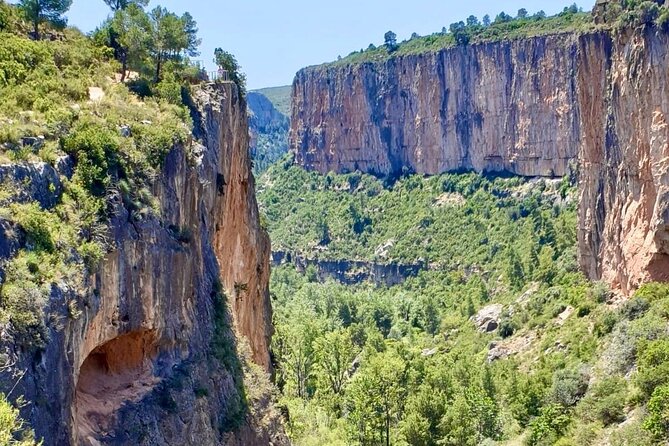 Hike Hanging Bridges and Canyon Túria - Chulilla - OFFICIAL GUIDE - Private transportation and a guide who keeps your day workable