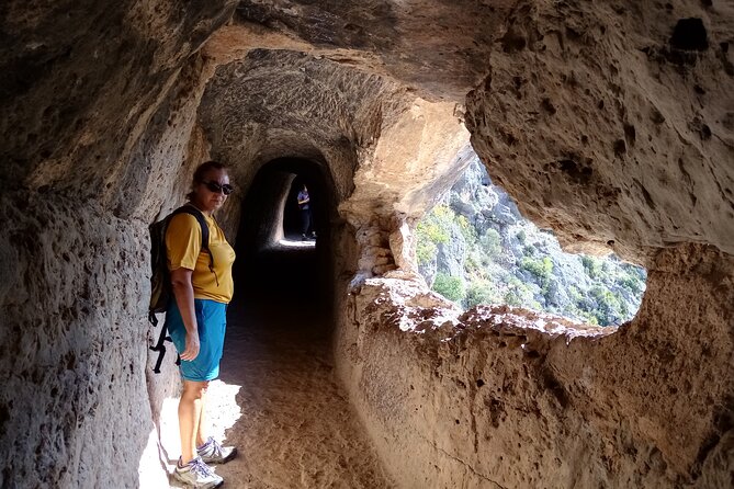 Hike to the Roman aqueduct Peña Cortada - What to pack for a smooth aqueduct-and-water day