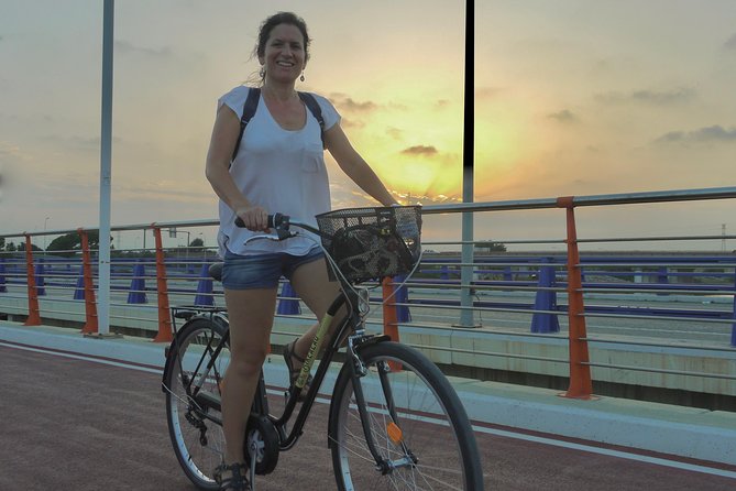 Horchata Bike Tour in Valencia - Port de València: maritime buildings, America’s Cup stories, and an F1 circuit