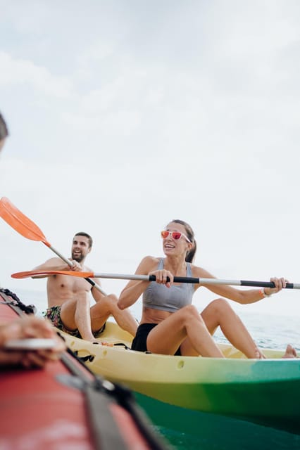 Kayak rental in the Marina of Valencia - Where you meet: Anywhere Watersports and the yellow awning trick