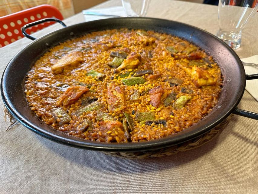 OnlyForYou, Paella Session at a Michelin-trained Chef’s Home - What happens in the kitchen during the 3 hours