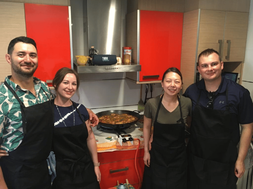 OnlyForYou, Paella Session at a Michelin-trained Chef’s Home - Drinks before the pan: an open bar that matches the meal